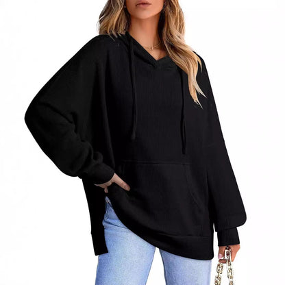 Sweat-shirt pour femme avec poche et manches longues.